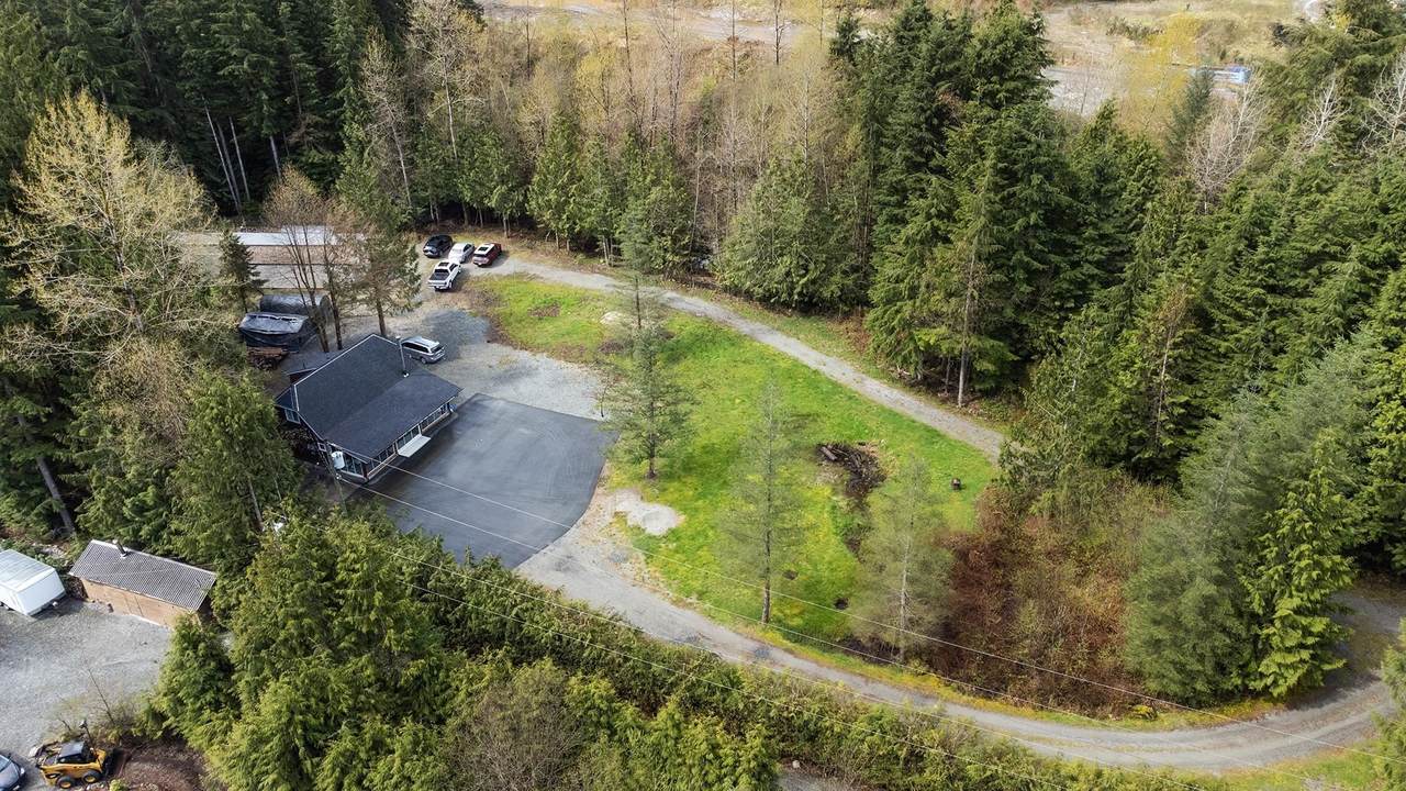 32152 Dewdney Trunk Road - Photo 1