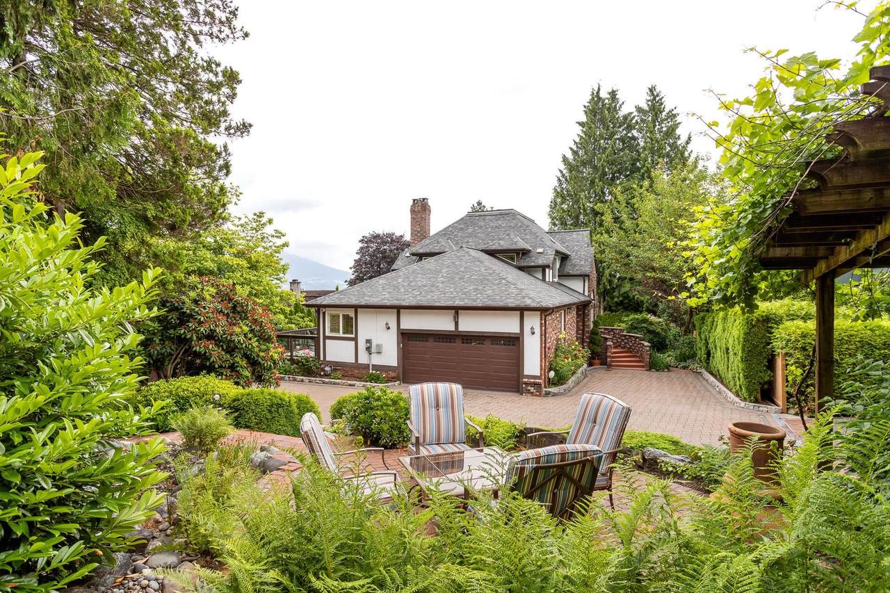 2953 Admiral Court - Photo 1