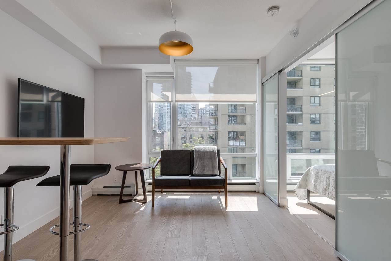 1283 Howe Street - Photo 1