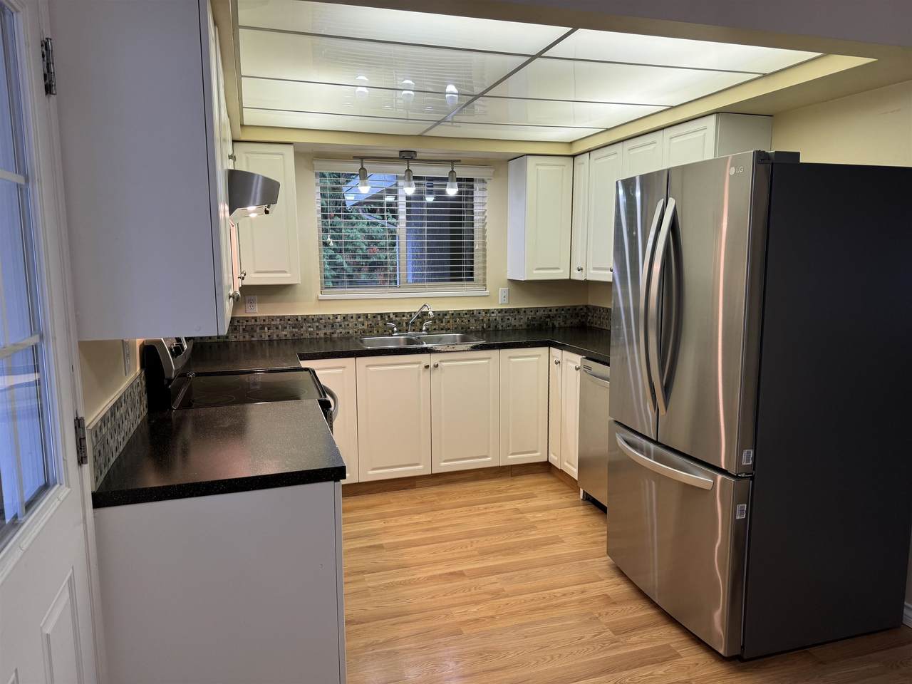 10834 84 Avenue - Photo 1