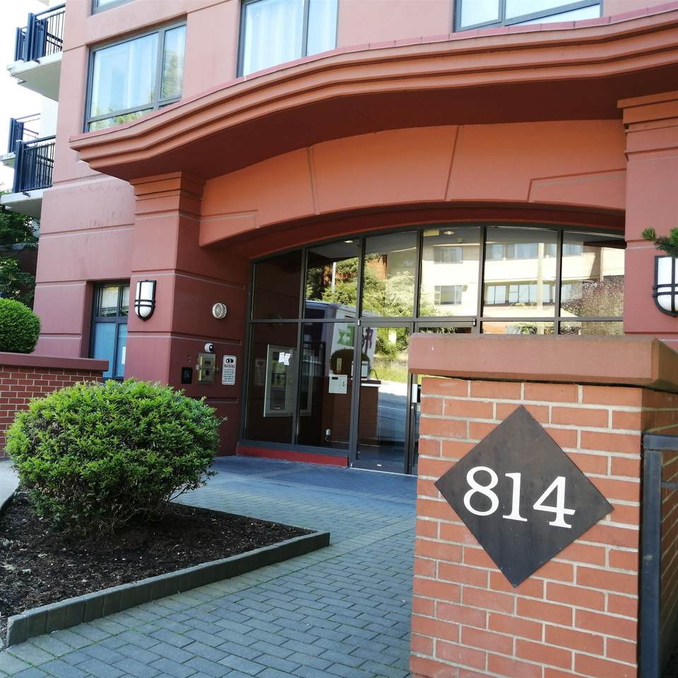 814 Royal Avenue - Photo 1