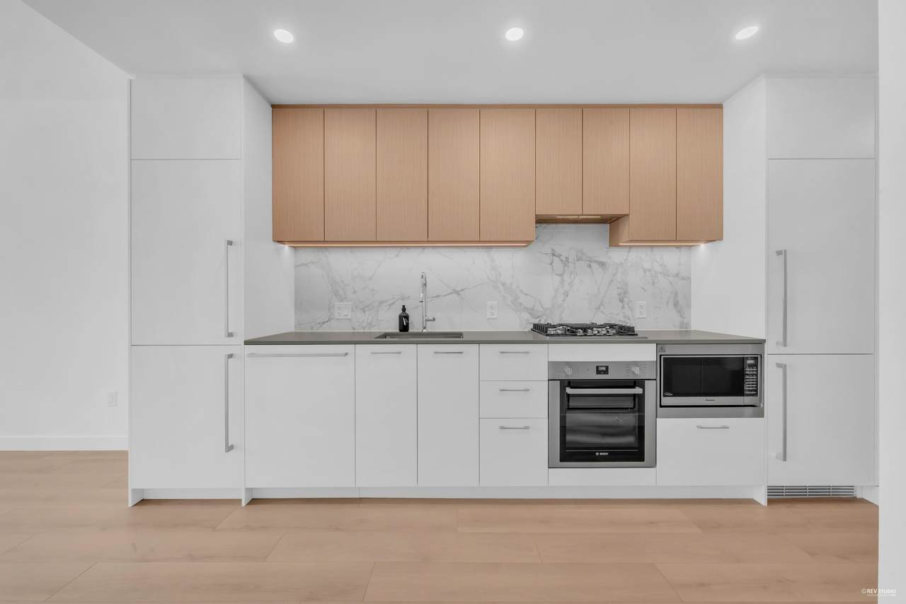 6468 Willingdon Avenue - Photo 1