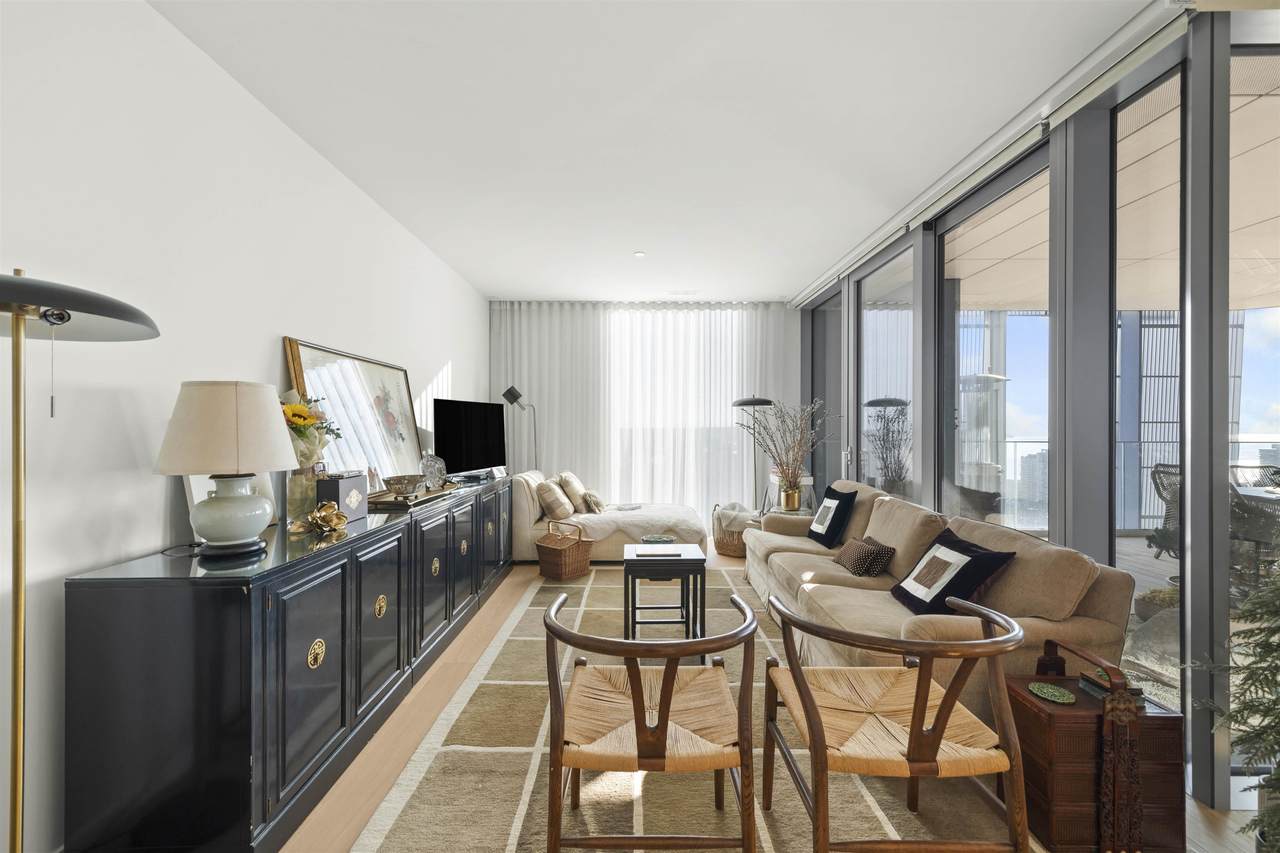 1568 Alberni Street - Photo 1