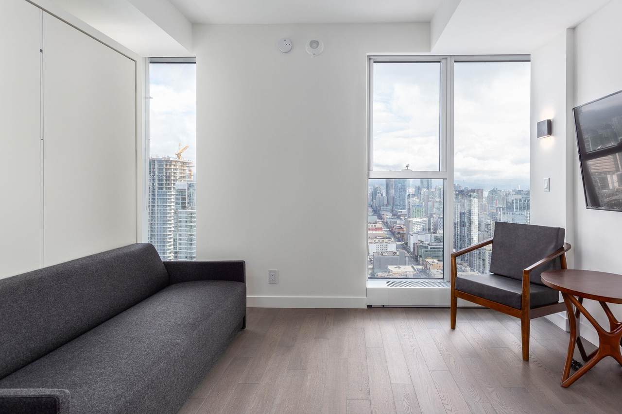 1480 Howe Street - Photo 1