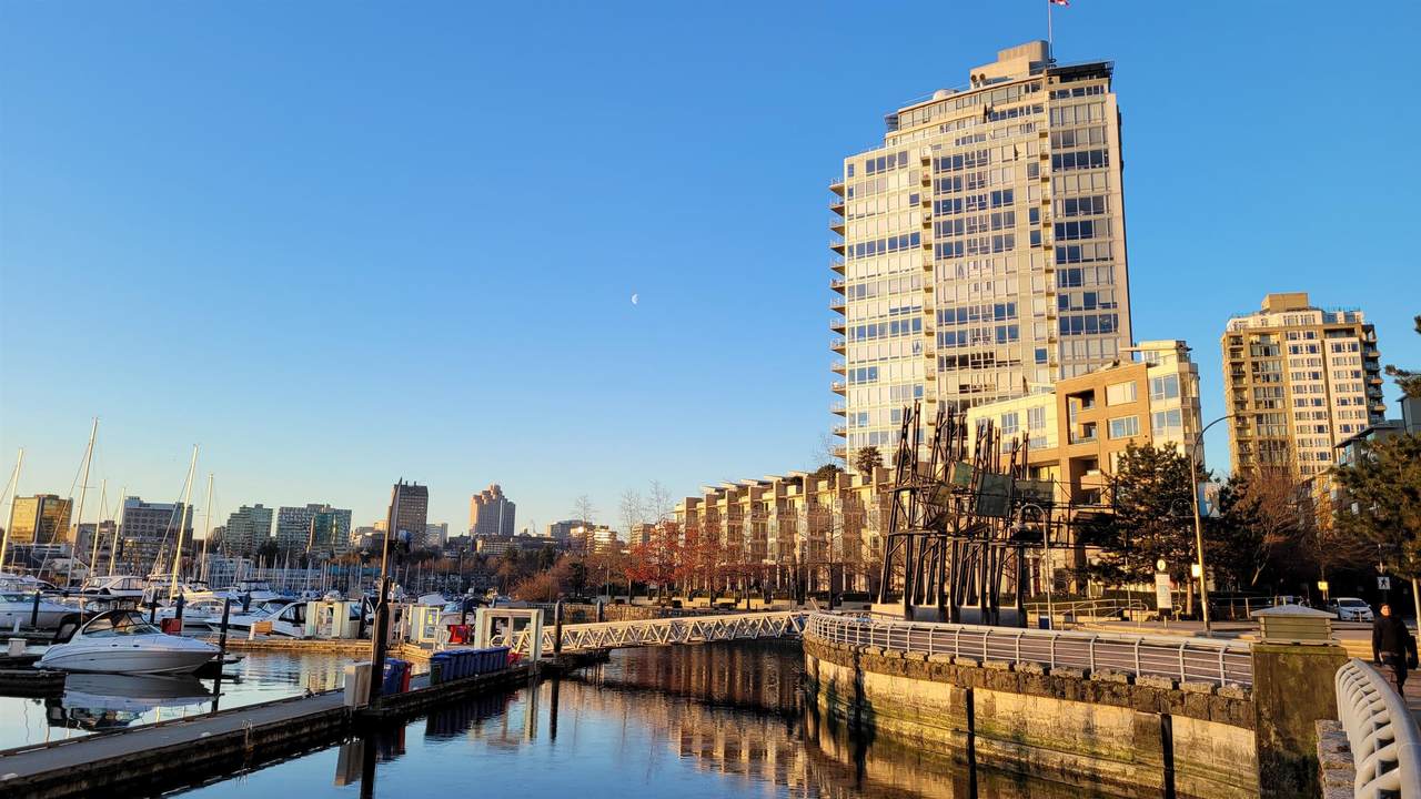 1228 Marinaside Crescent - Photo 1