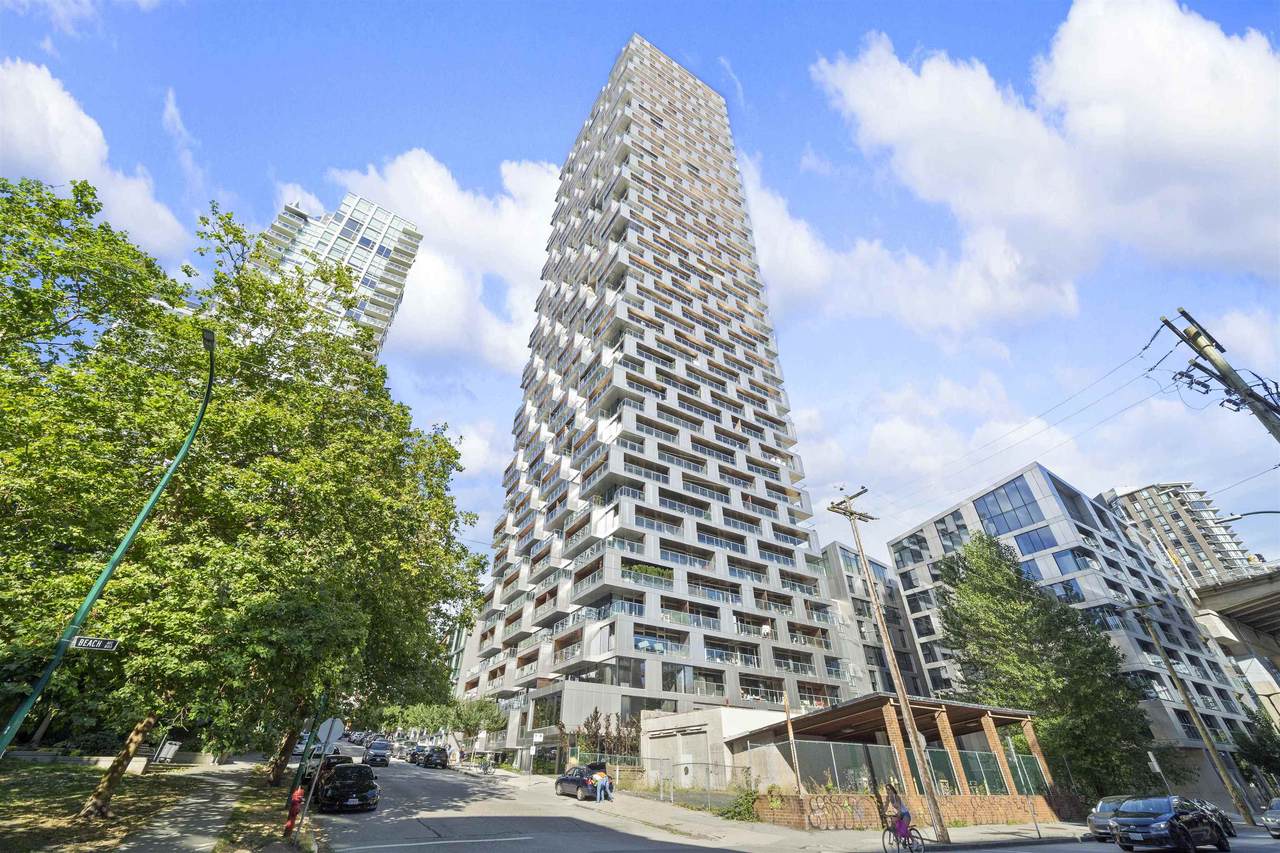 1480 Howe Street - Photo 1