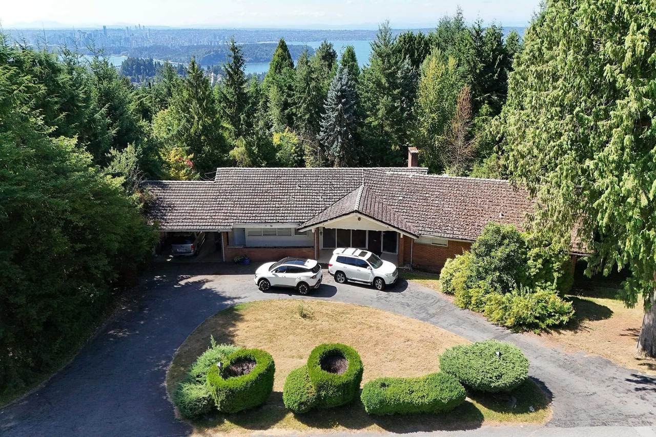 1084 Groveland Road - Photo 1