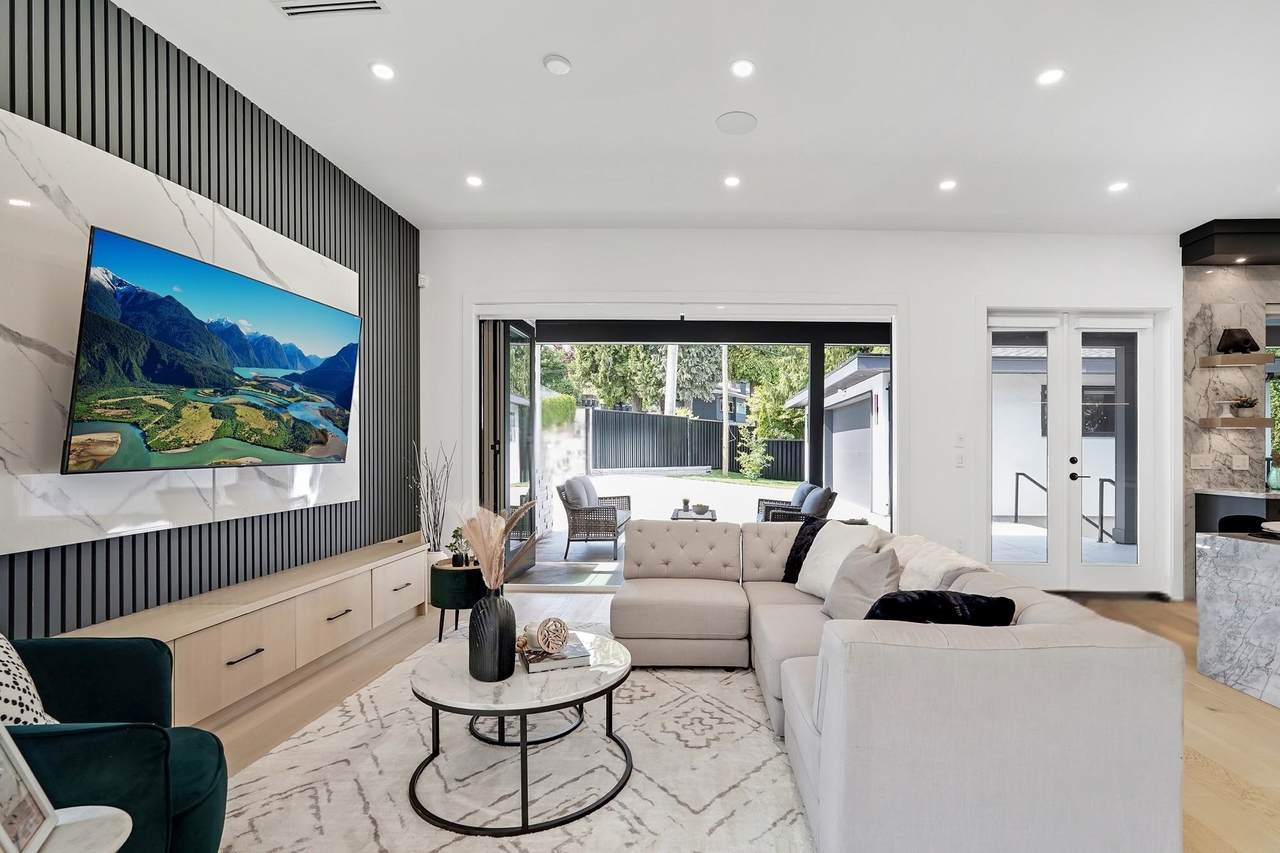 411 Eighth Avenue - Photo 1