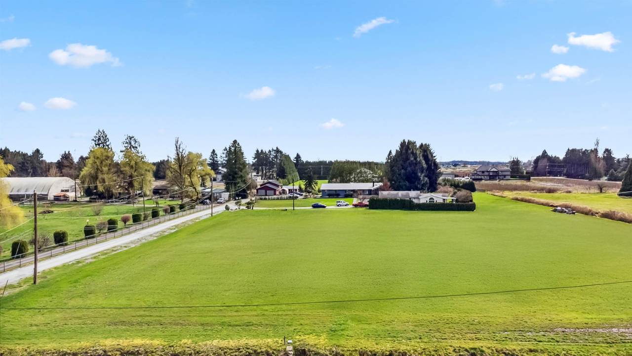 19782 150 Avenue - Photo 1