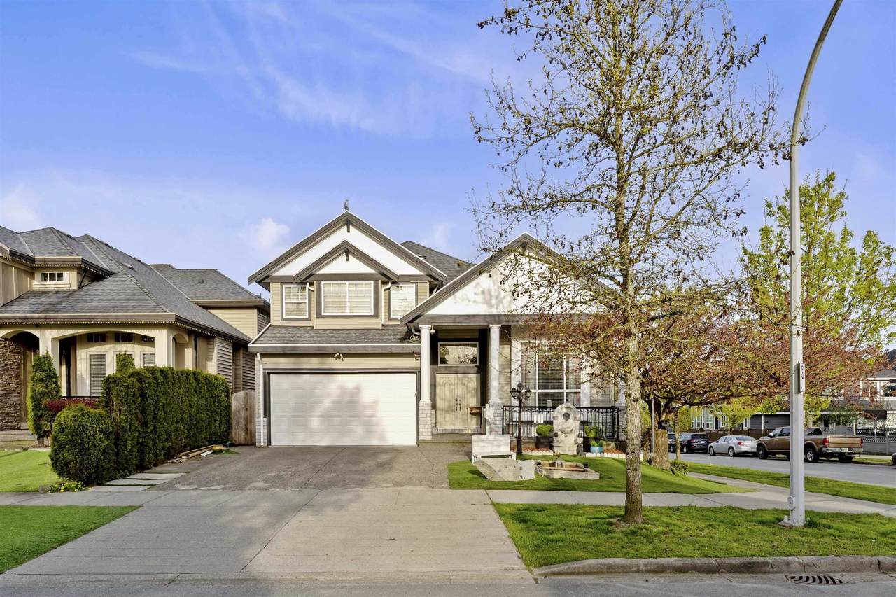 7012 149th Street - Photo 1