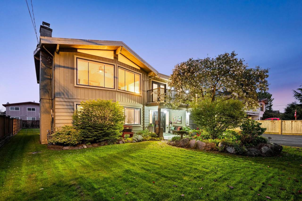 4686 54A Street - Photo 1