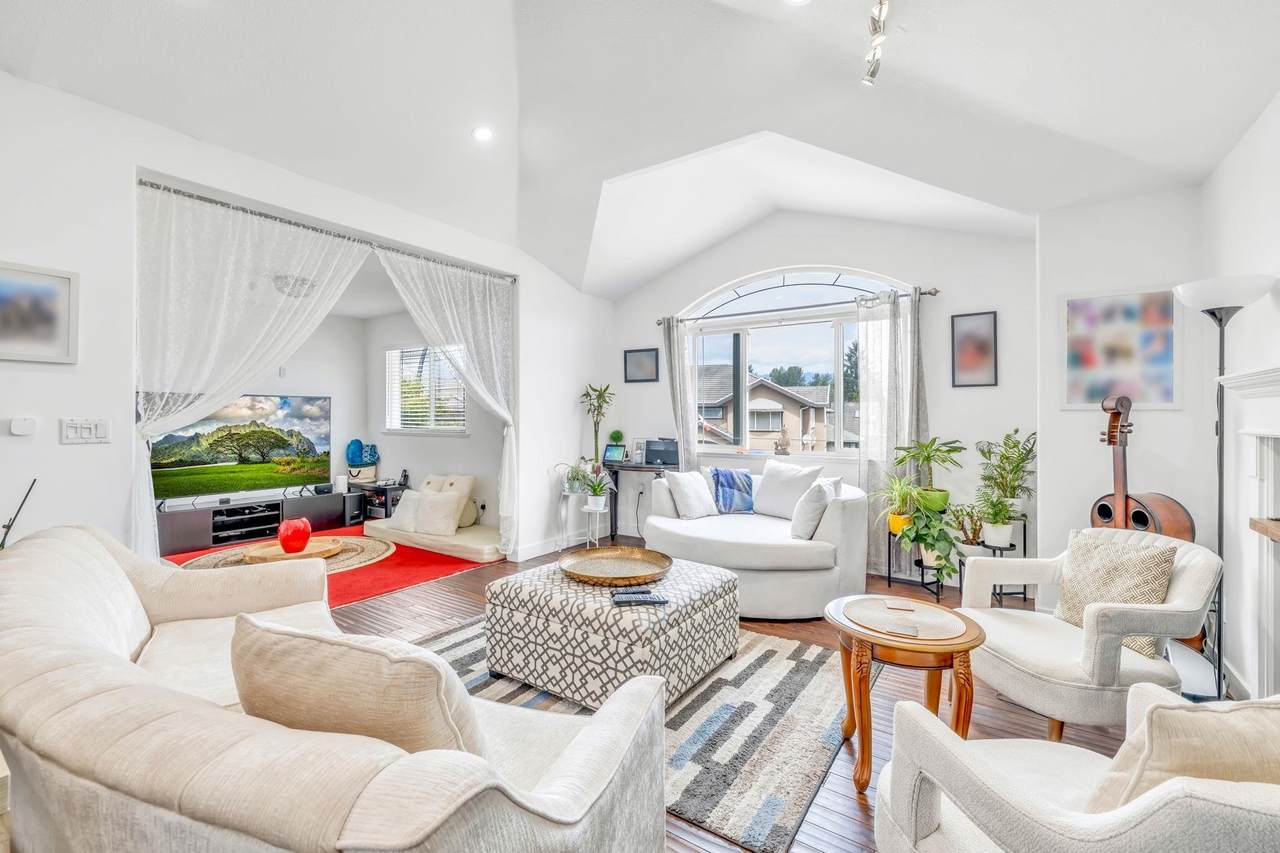 20558 122 Avenue - Photo 1