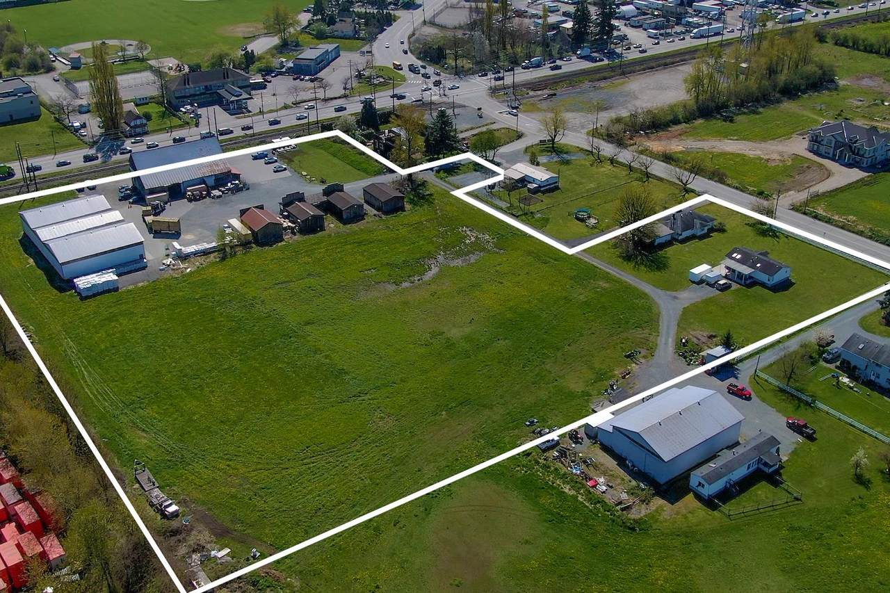 21533 Crush Crescent - Photo 1