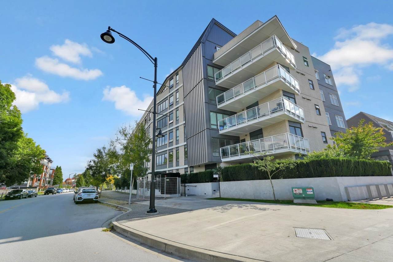 22226 Brown Avenue - Photo 1