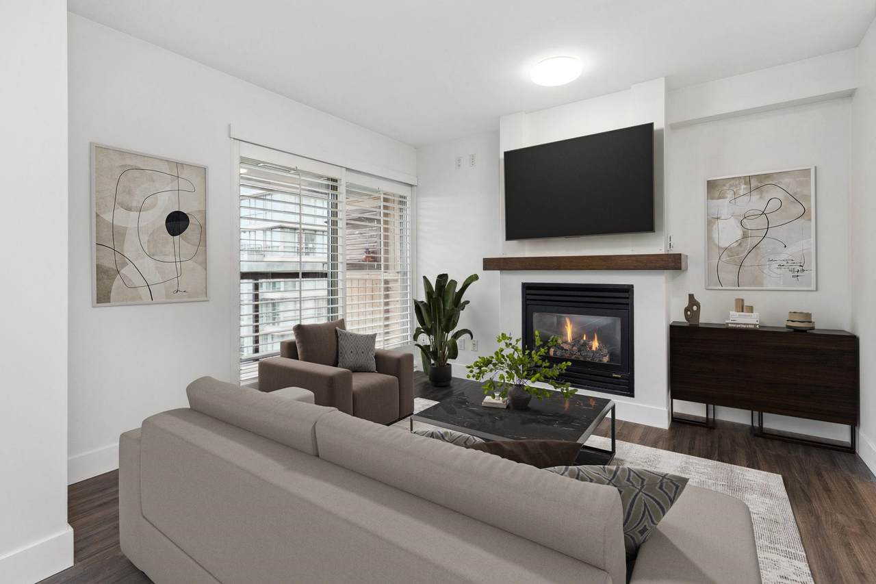 989 Richards Street - Photo 1