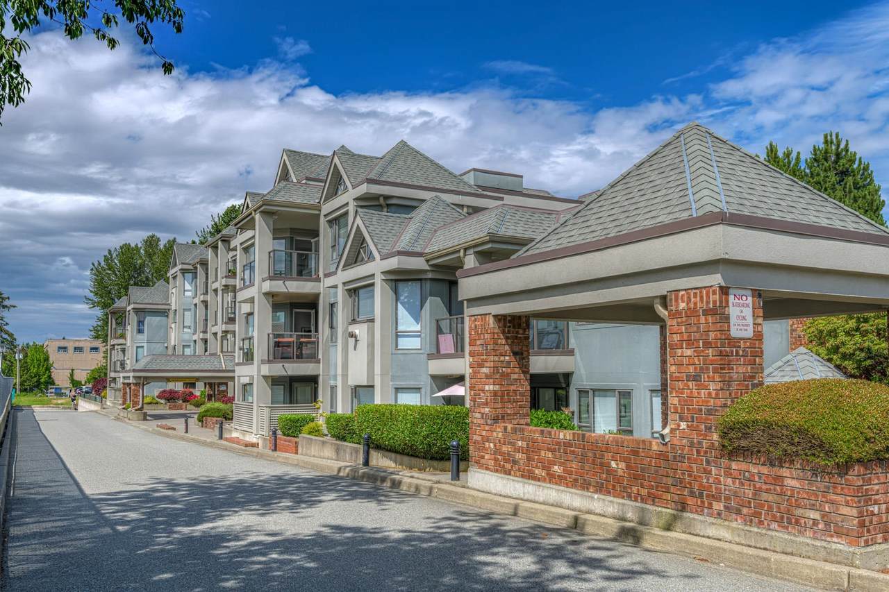 15241 18 Avenue - Photo 1