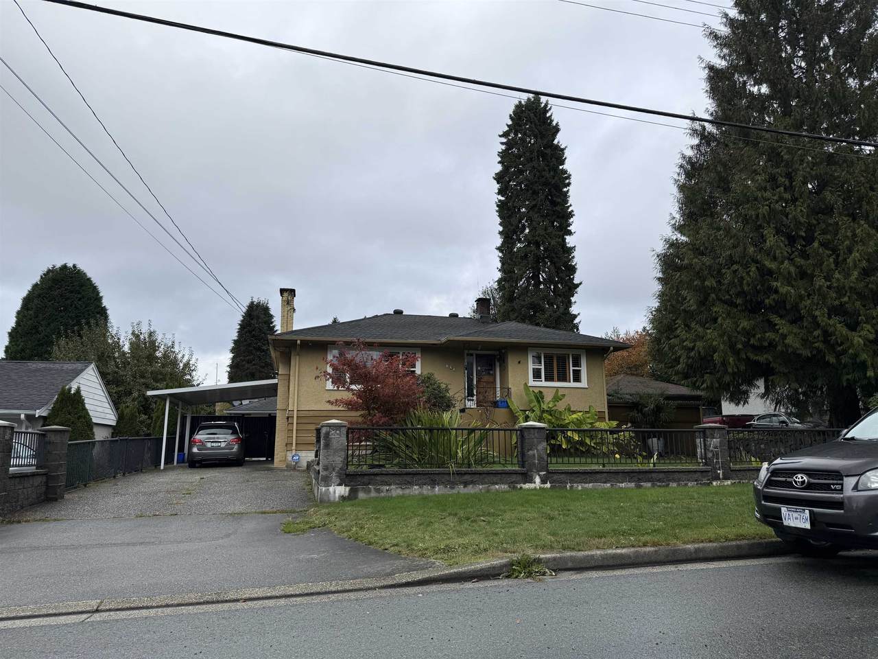 723 Ivy Avenue - Photo 1