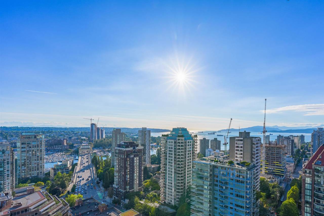 1289 Hornby Street - Photo 1