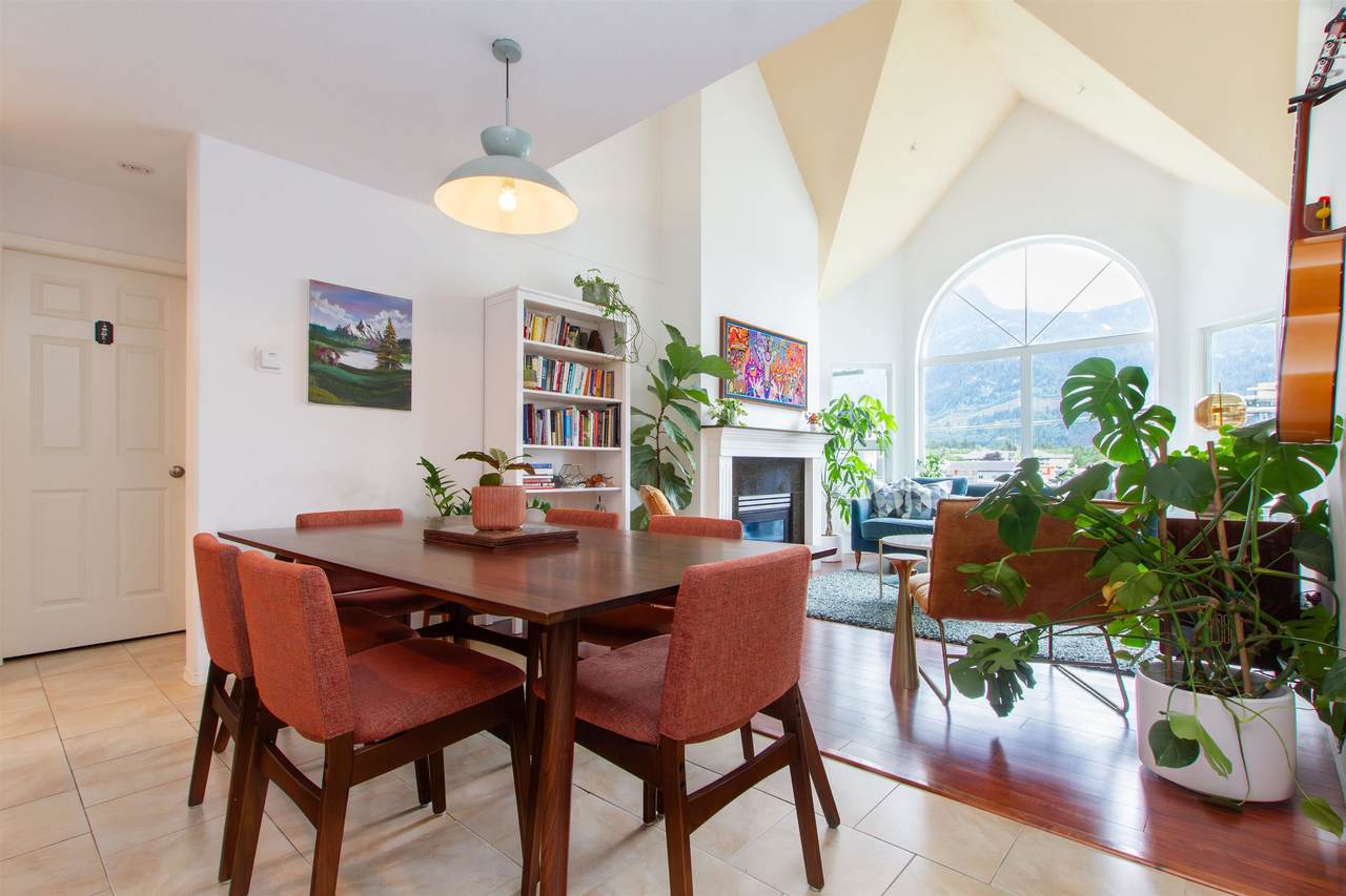 1466 Pemberton Avenue - Photo 1