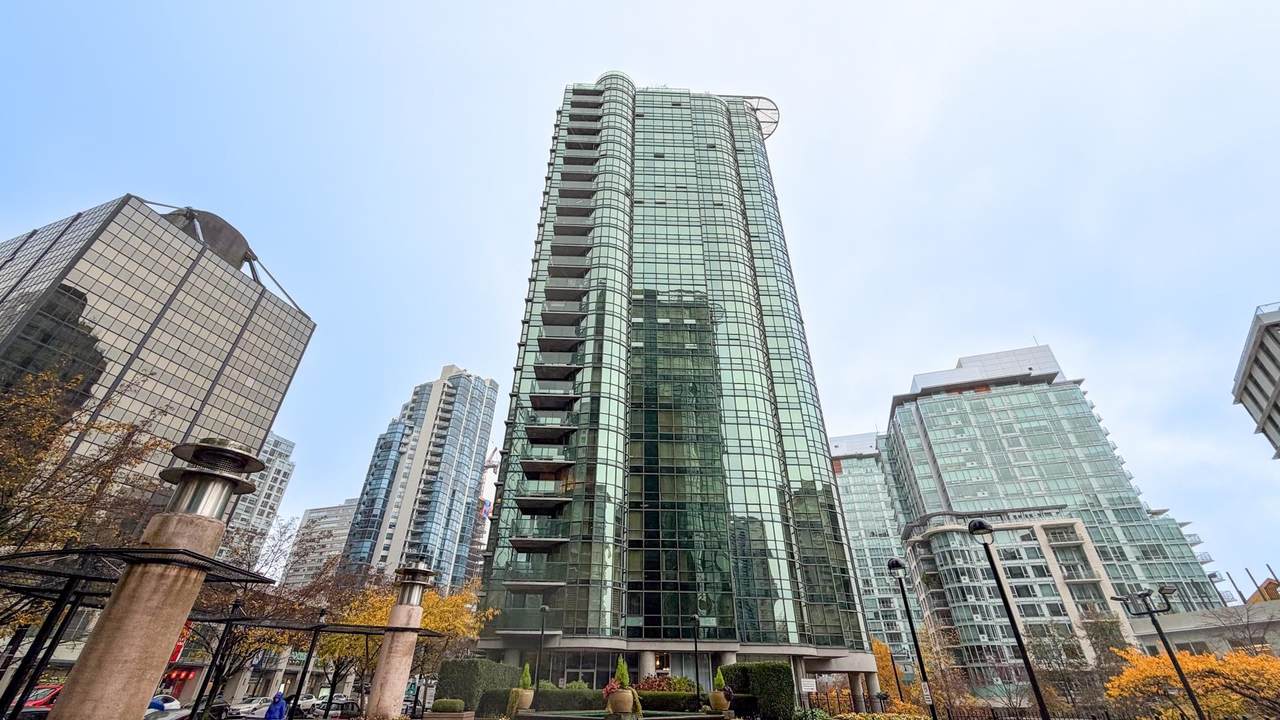 588 Broughton Street - Photo 1