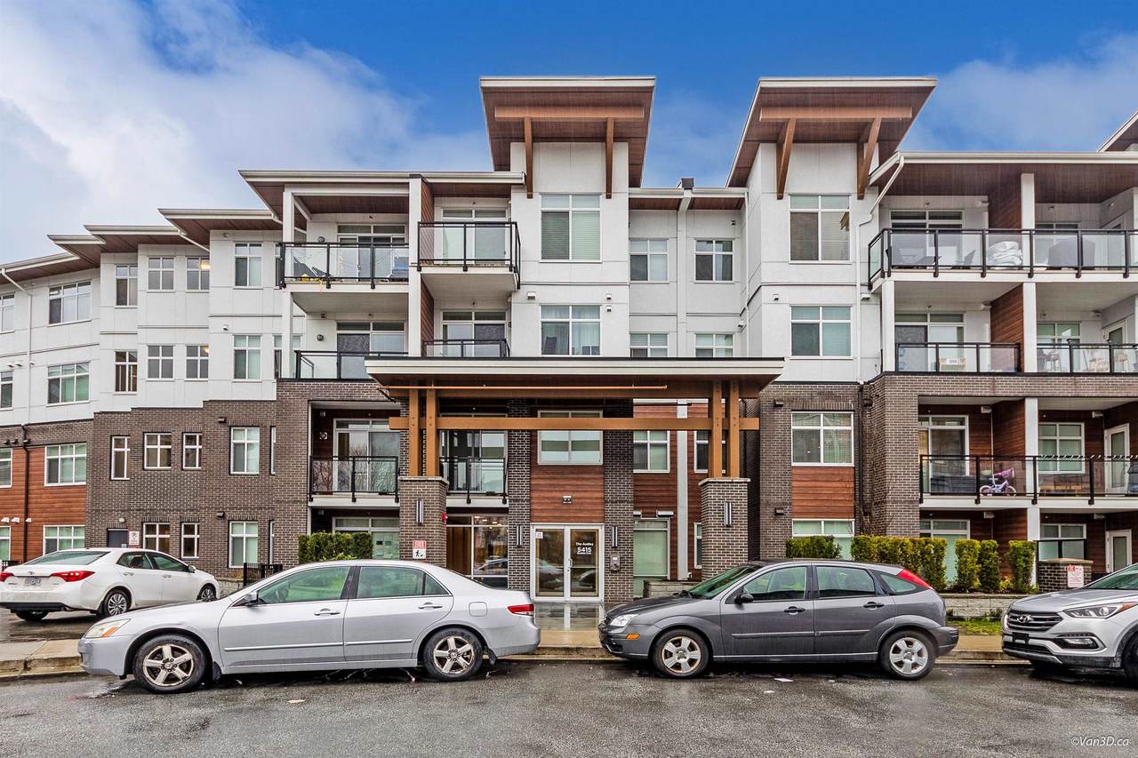 5415 Brydon Crescent - Photo 1