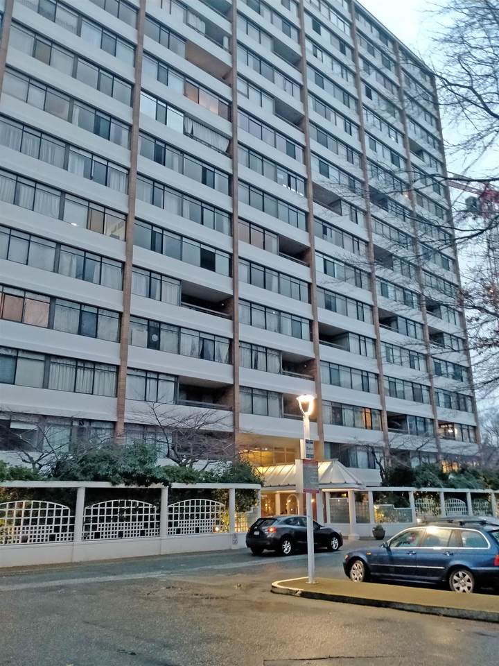 6611 Minoru Boulevard - Photo 1