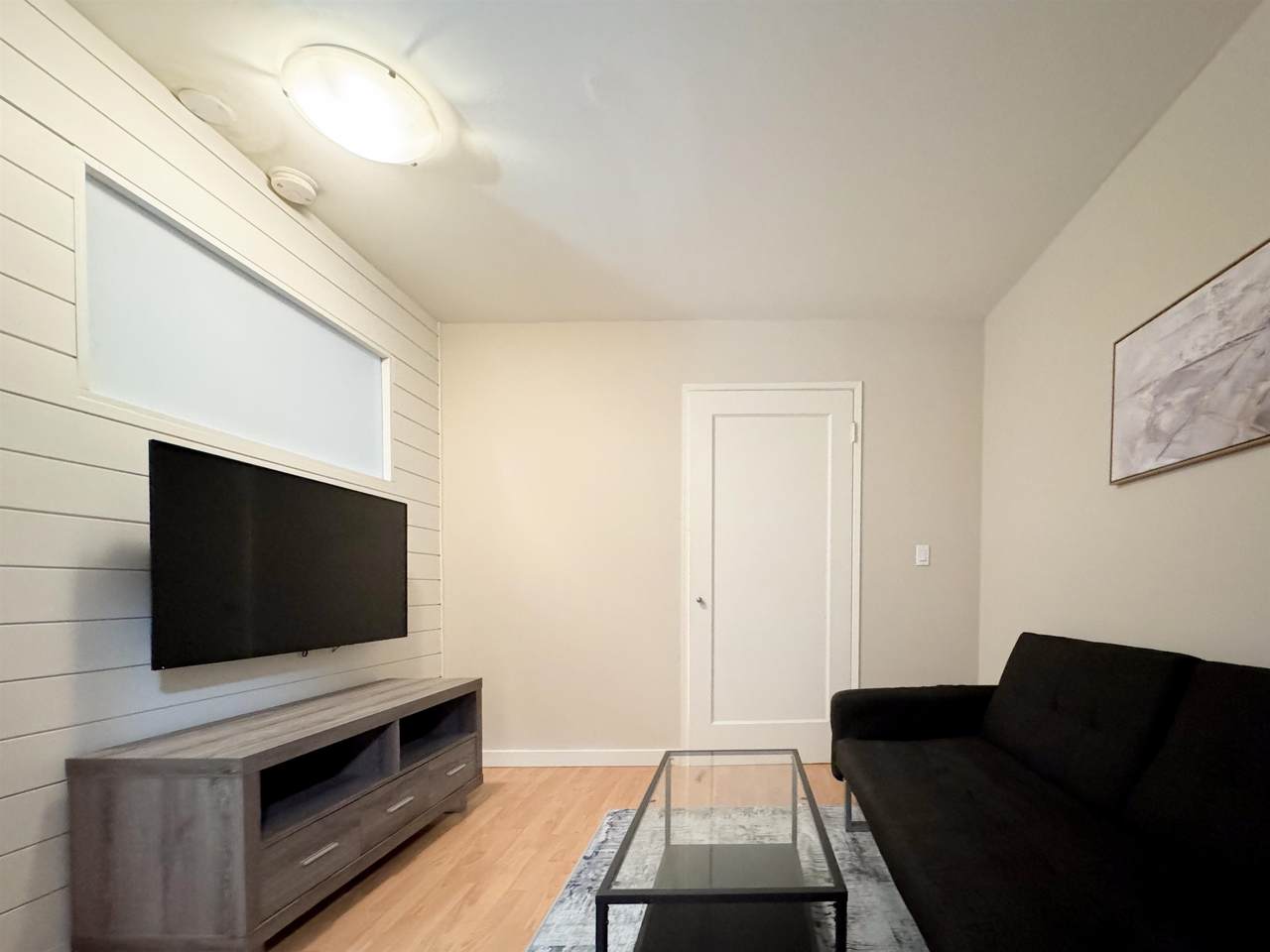 935 Jervis Street - Photo 1