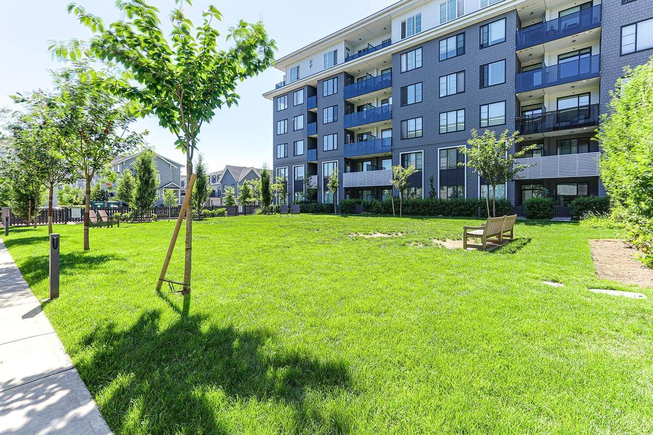 15858 Fraser Highway - Photo 1