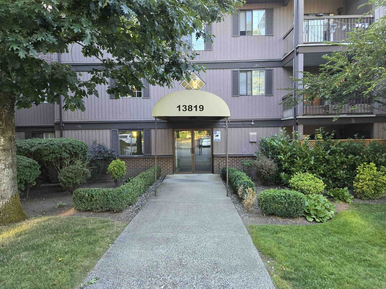 13819 100 Avenue - Photo 1