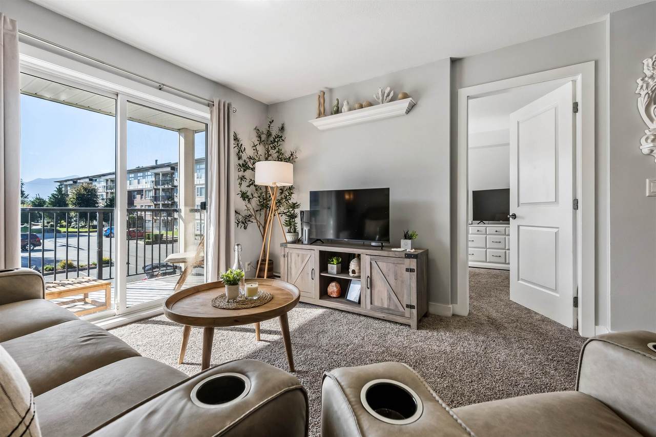 46150 Bole Avenue - Photo 1