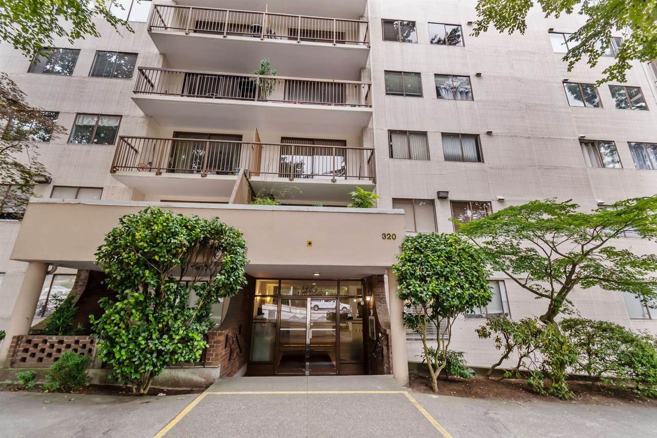 320 Royal Avenue - Photo 1