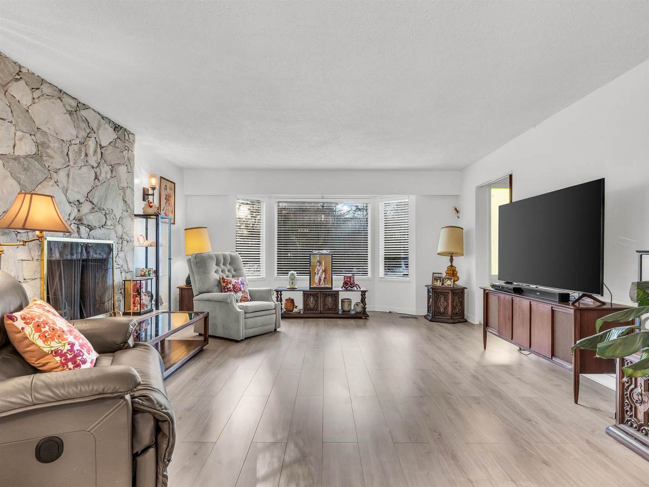 6870 6th Street - Photo 1