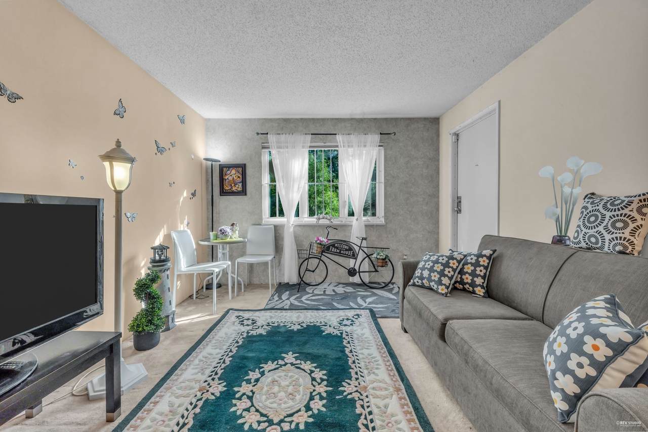 1122 King Albert Avenue - Photo 1