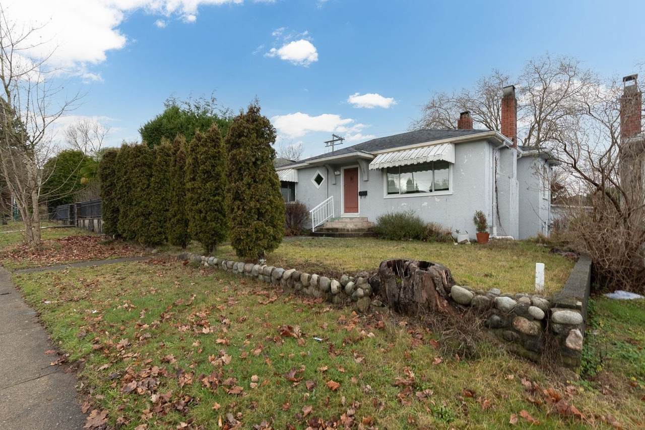 21 41st Avenue - Photo 1