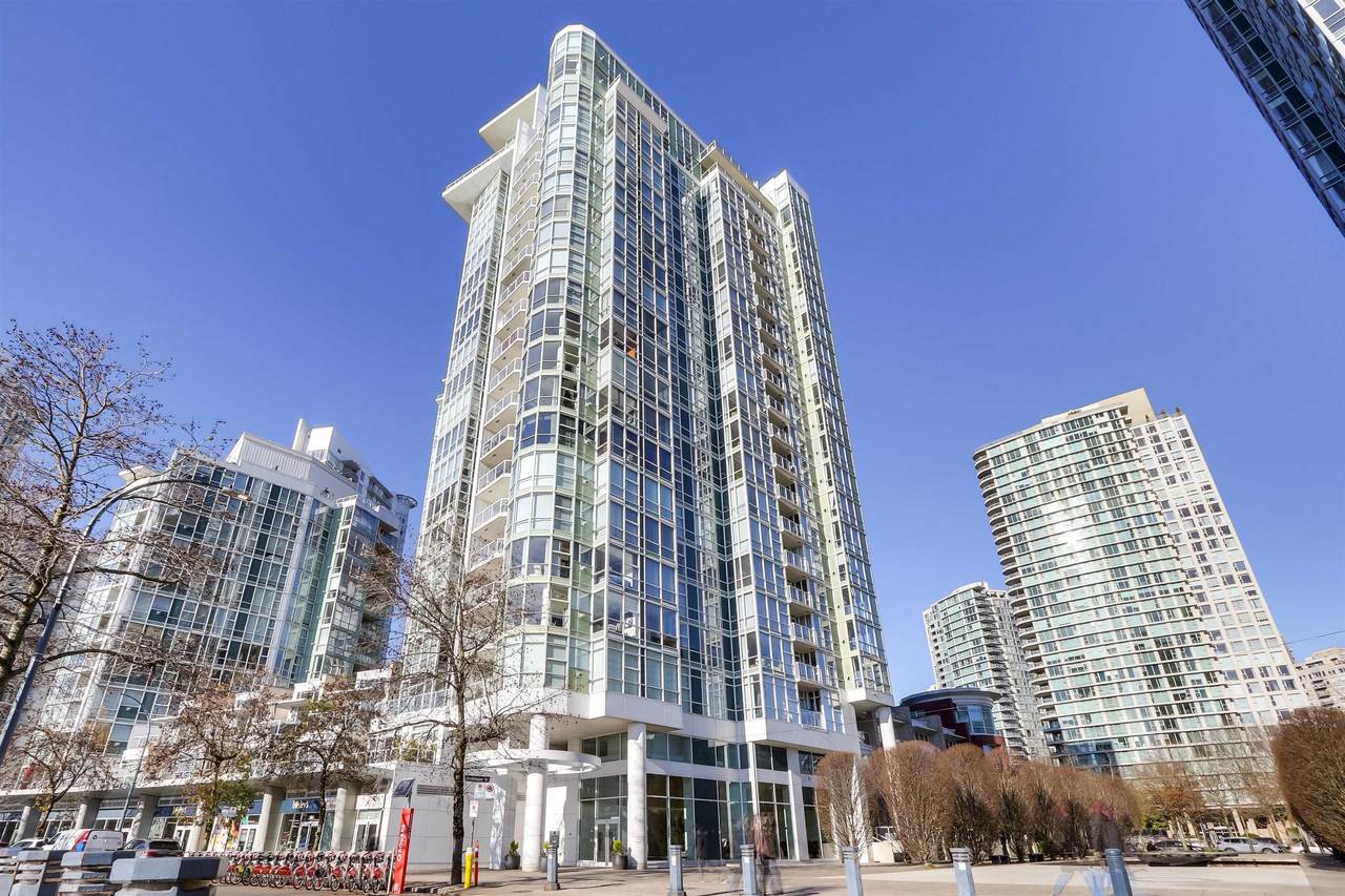 1077 Marinaside Crescent - Photo 1