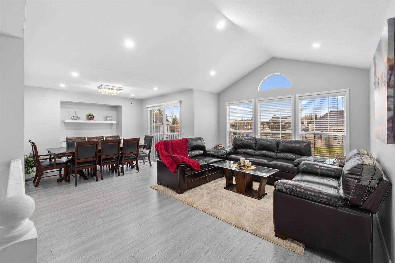 31165 Sidoni Avenue - Photo 1