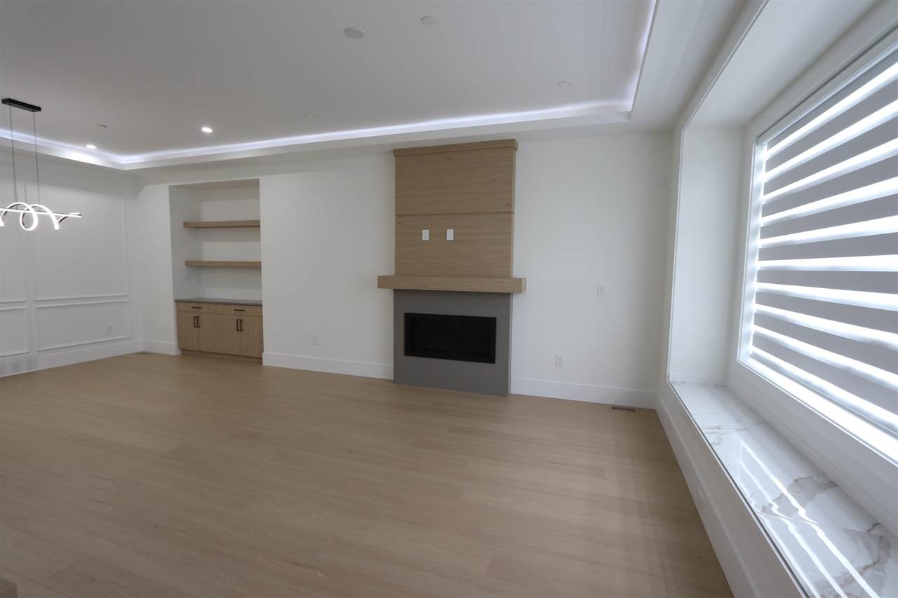 https://bt-photos.global.ssl.fastly.net/britcol/1280_boomver_1_R3084750-2.jpg