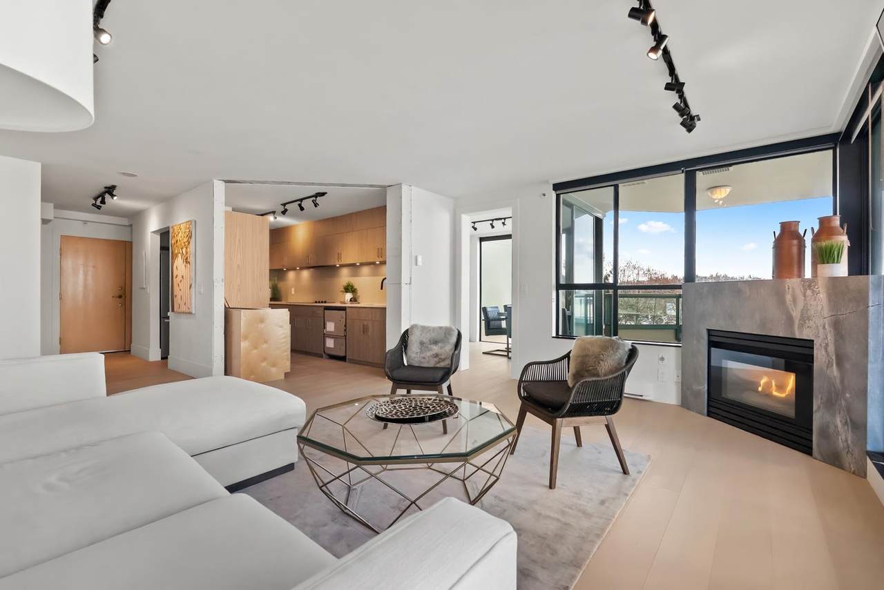 328 Taylor Way - Photo 1