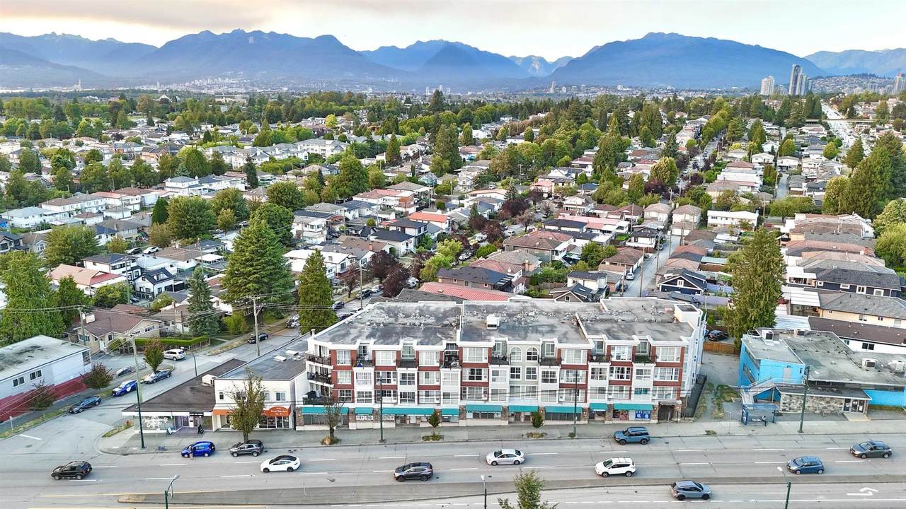 2973 Kingsway - Photo 1