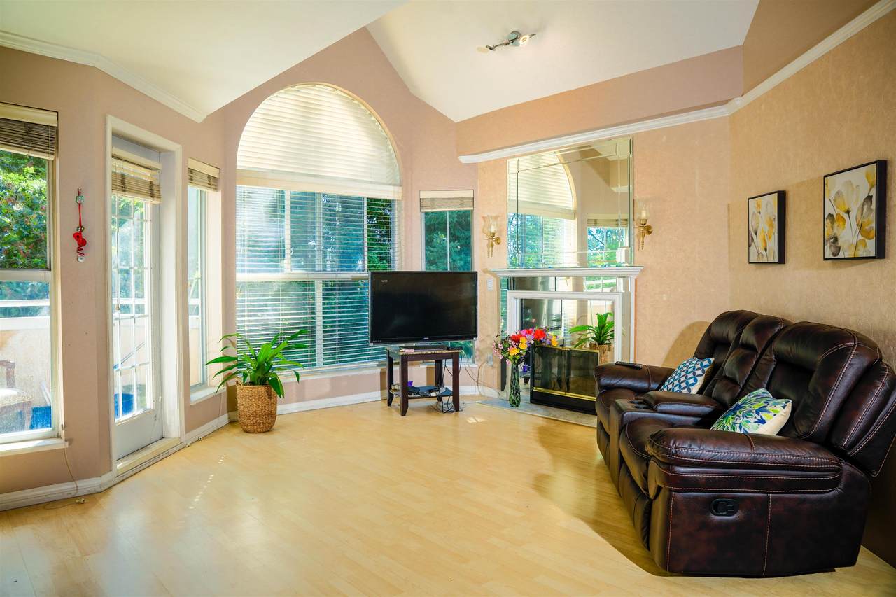 7435 121A Street - Photo 1