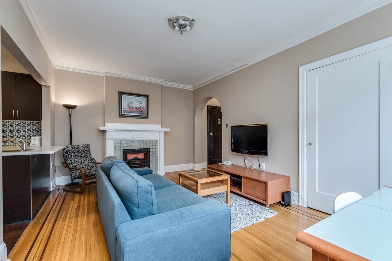 935 Jervis Street - Photo 1