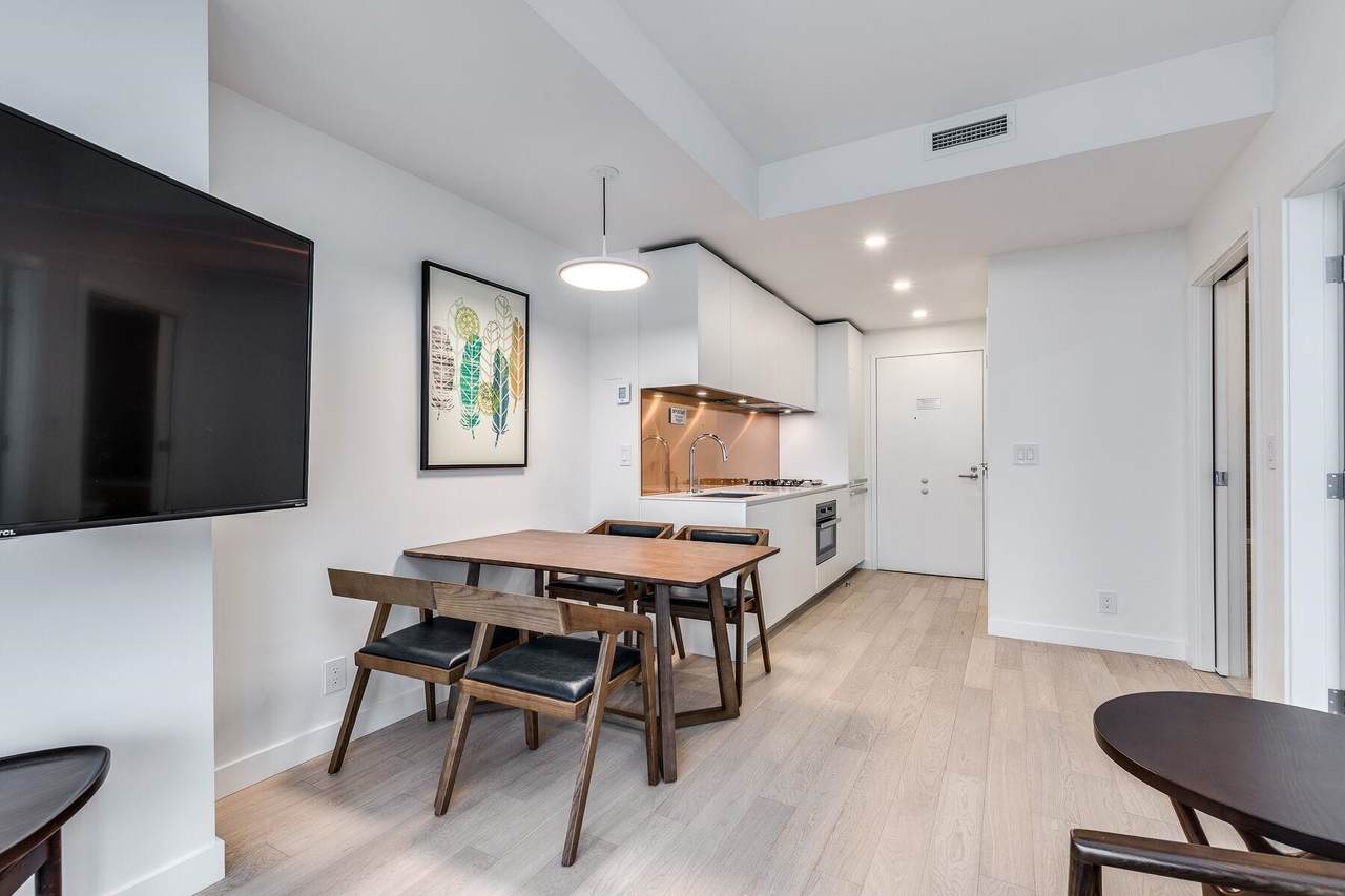 1480 Howe Street - Photo 1