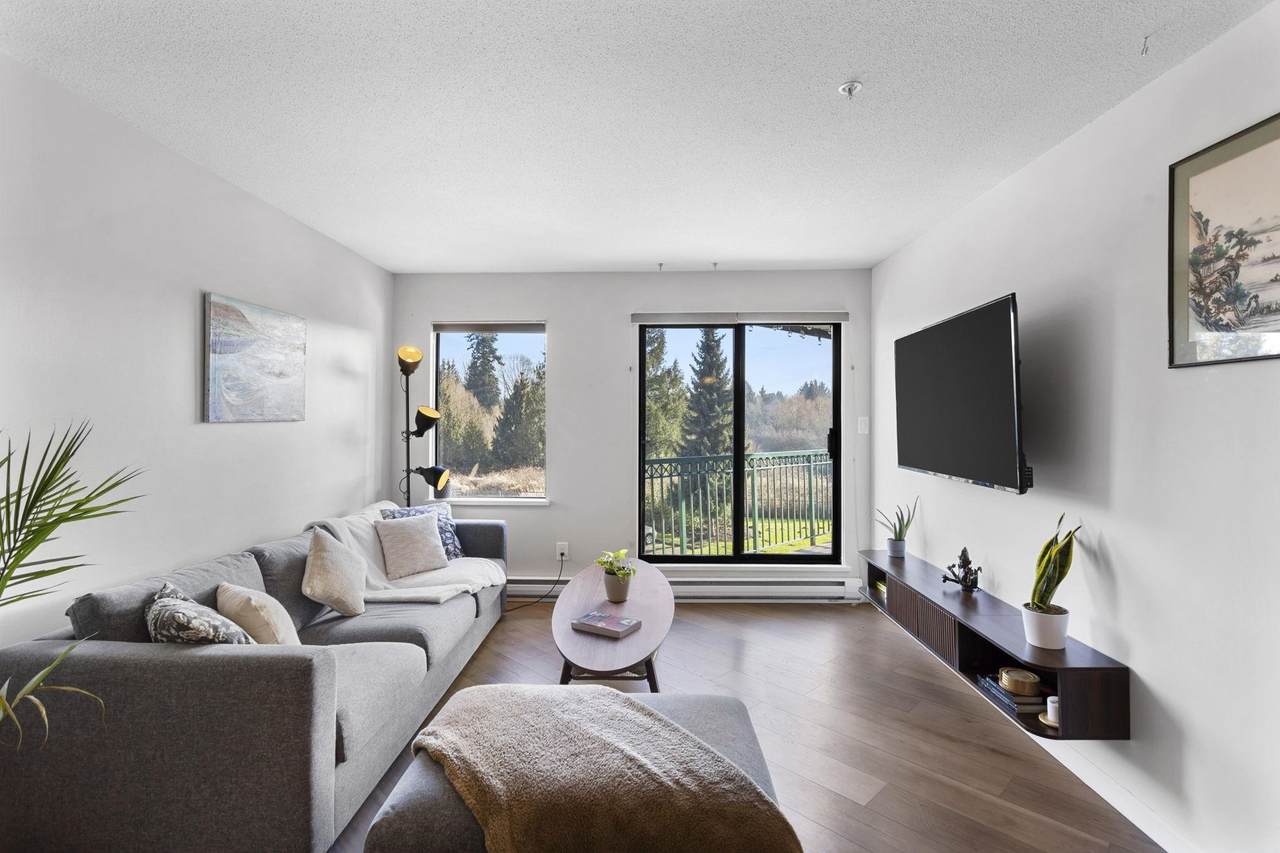 20454 53 Avenue - Photo 1