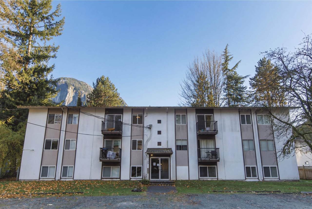 38185 Westway Avenue - Photo 1