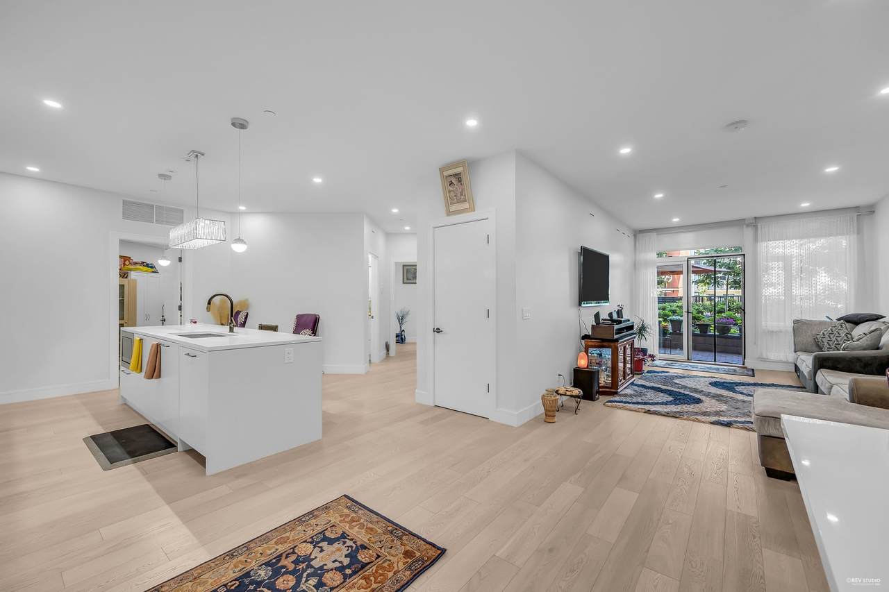 20416 Park Avenue - Photo 1