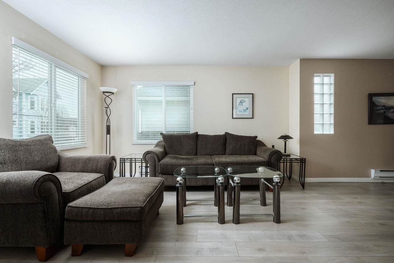 4988 47A Avenue - Photo 1