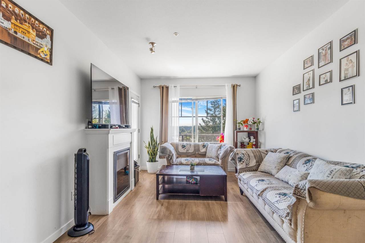 22290 North Avenue - Photo 1