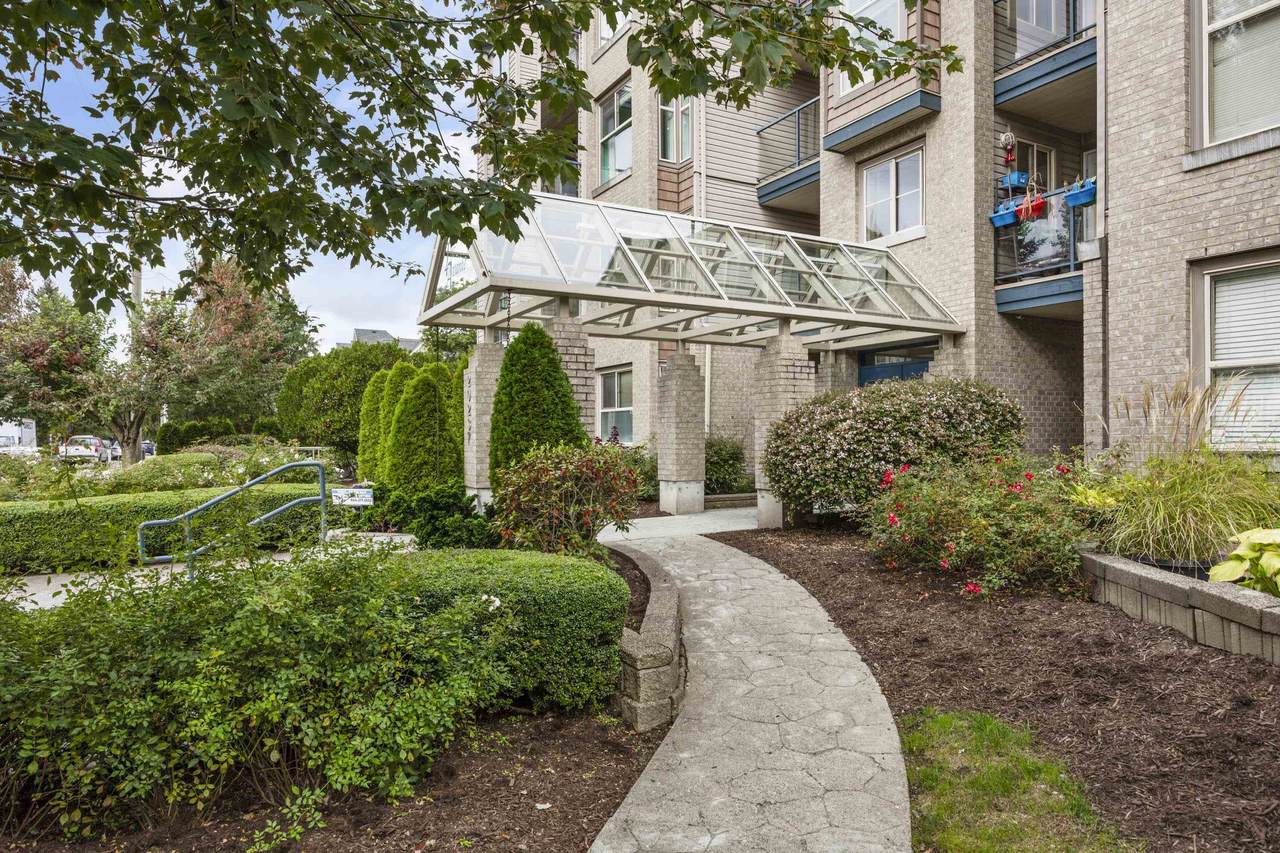 20237 54 Avenue - Photo 1