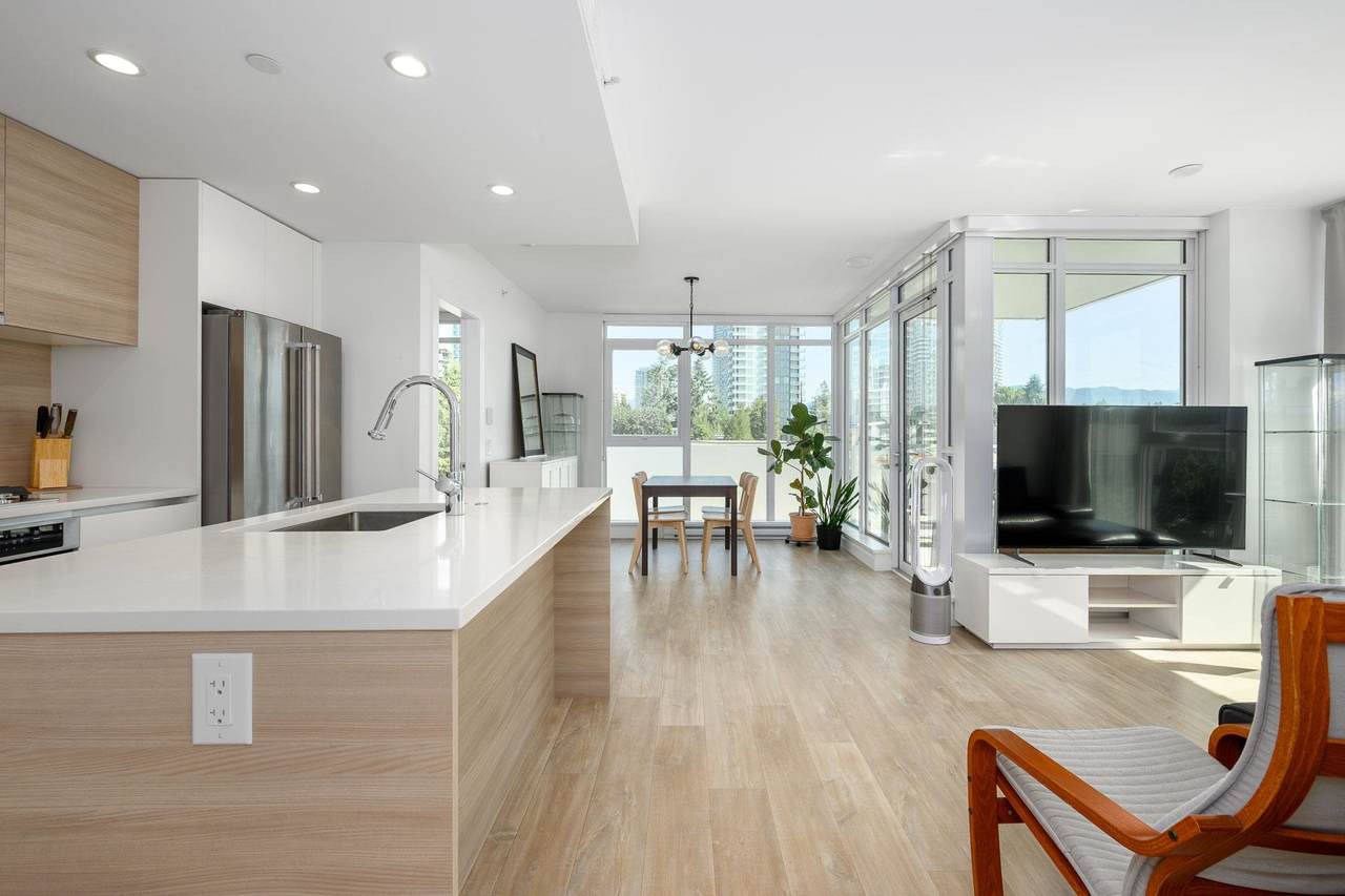 525 Foster Avenue - Photo 1