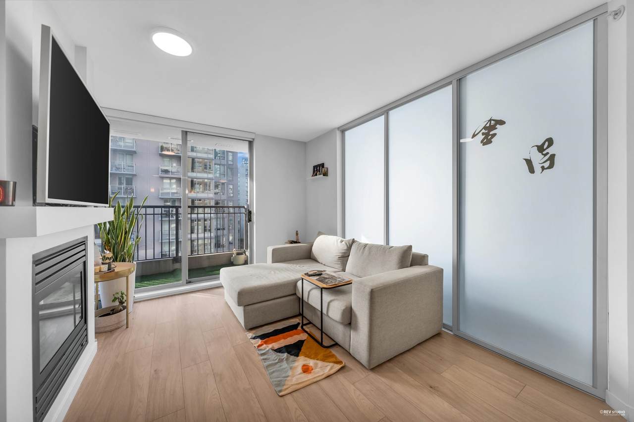 989 Richards Street - Photo 1